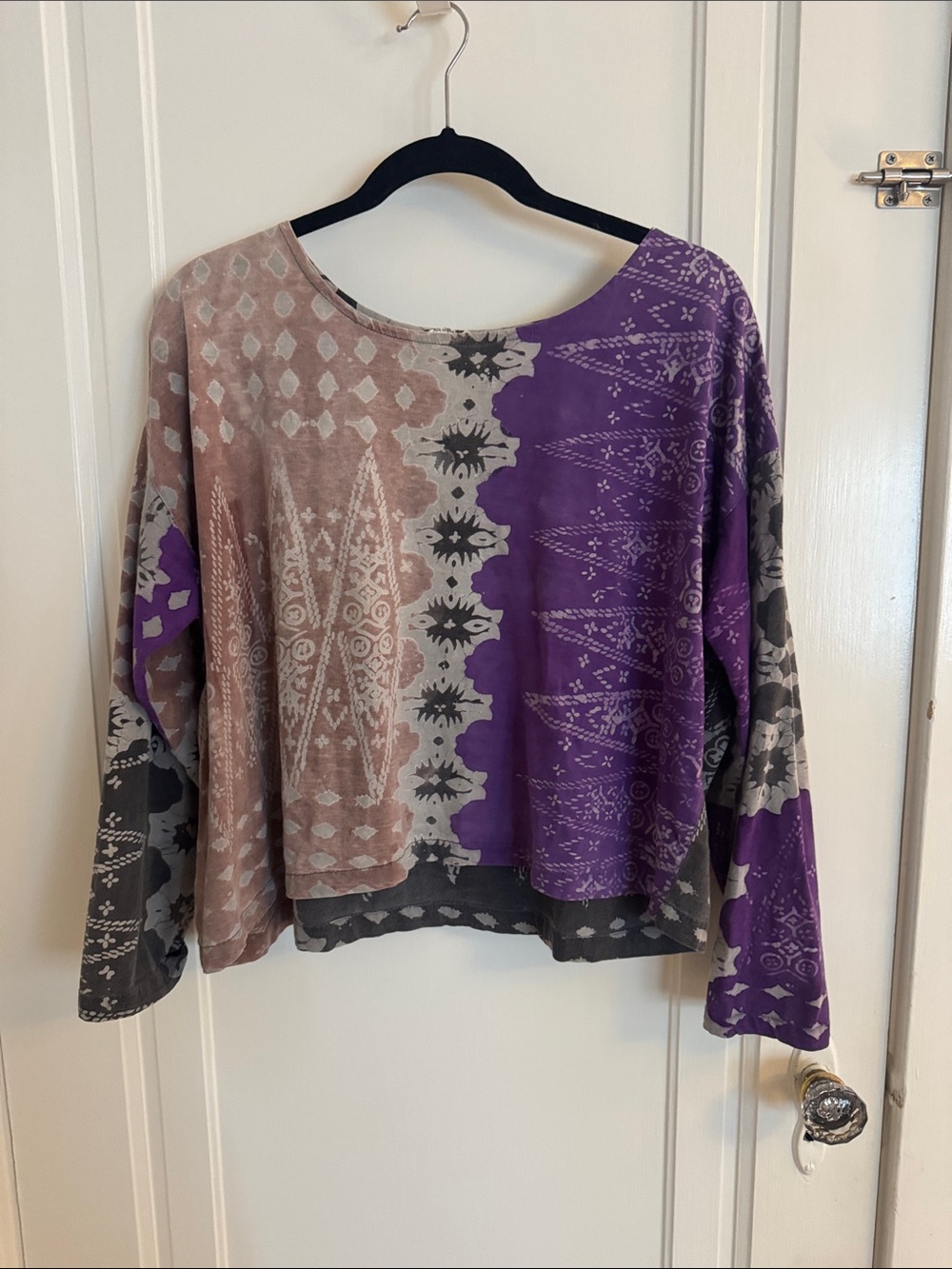 We Be Bop Vintage Relaxed Long Sleeve Printed Top in Purple and Taupe